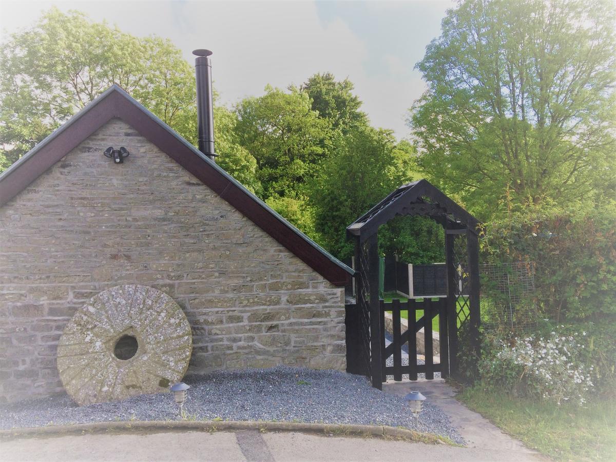 The Bakery Villa Llanddeiniol Exterior photo